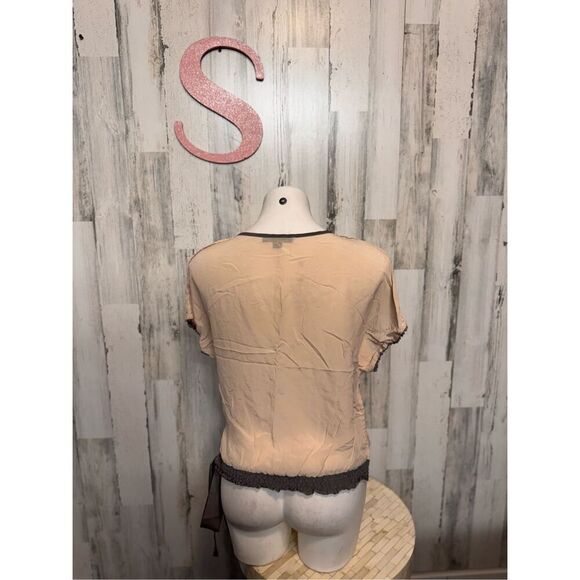 Tan blouse size small - Picture 3 of 11